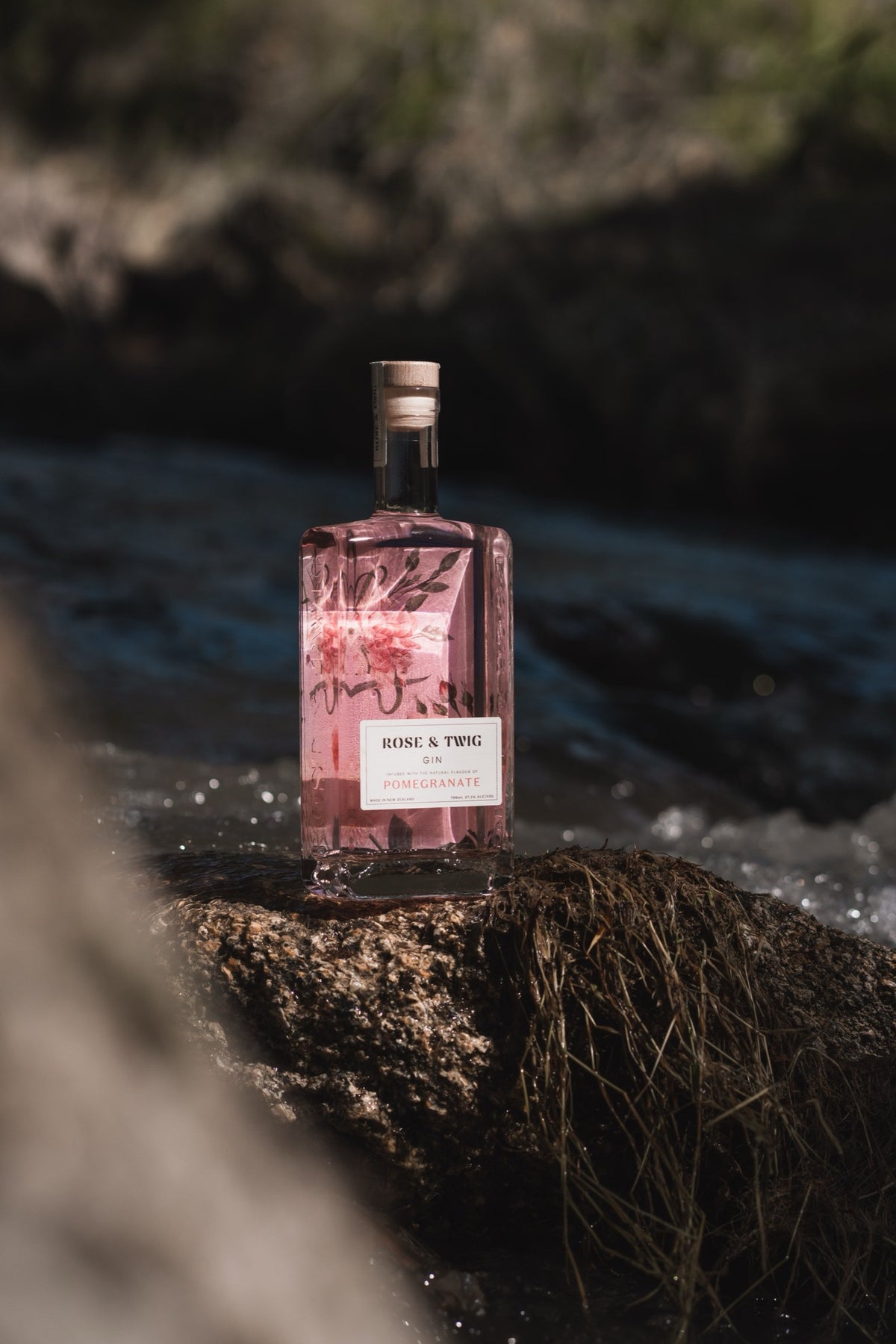 Rose & Twig Pomegranate Gin — image 2 | Premium Liquor NZ