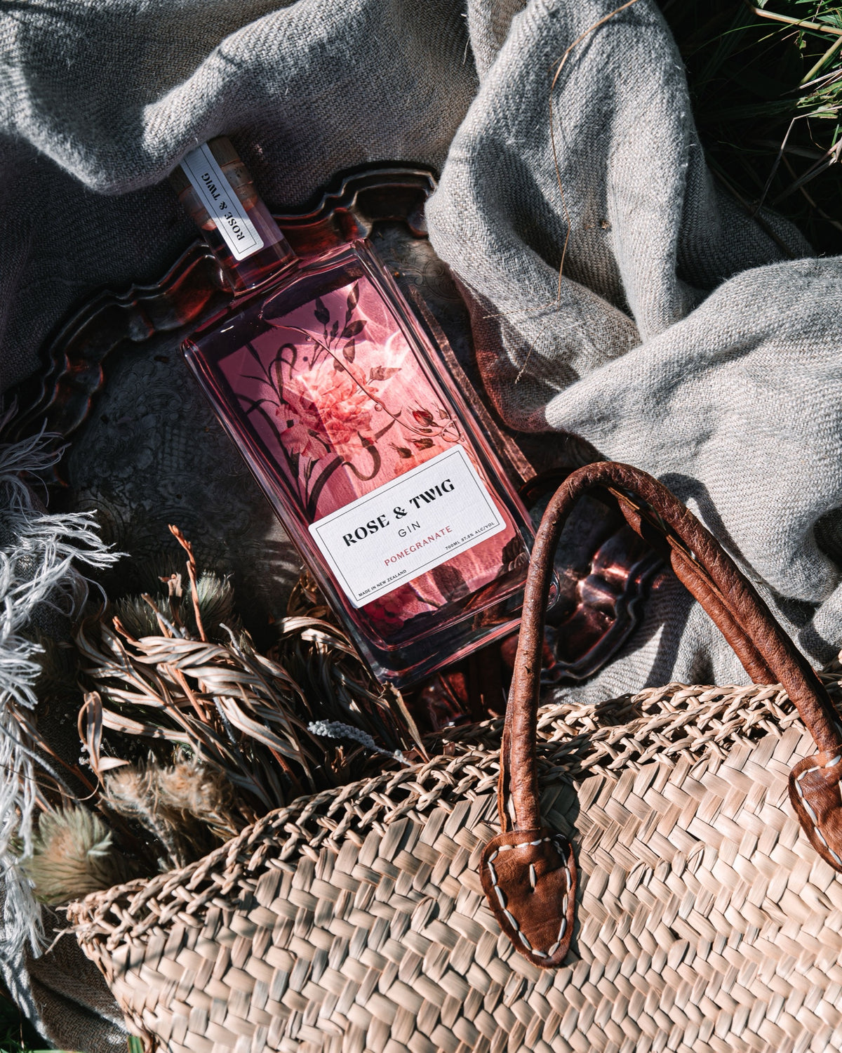 Rose & Twig Pomegranate Gin — image 3 | Premium Liquor NZ